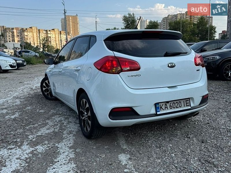 Хетчбек Kia Ceed 2015 в Києві фото 8 Хетчбек Kia Ceed 2015 в Києві