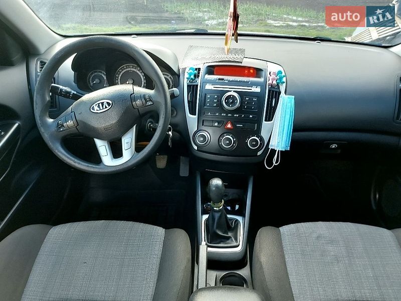 Хетчбек Kia Ceed 2009 в Кропивницькому