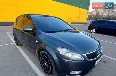 Хэтчбек Kia Ceed 2009 в Кропивницком