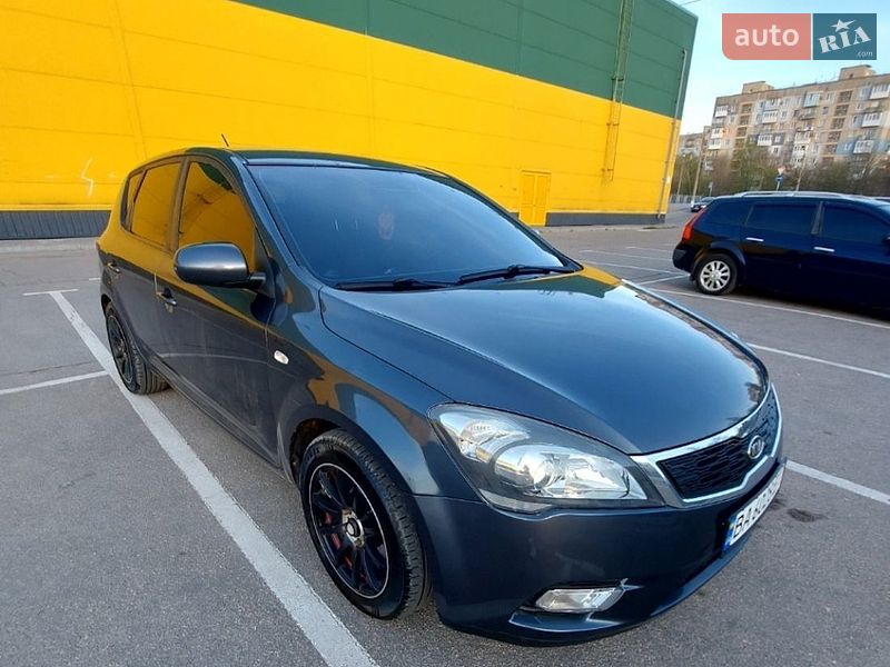 Хетчбек Kia Ceed 2009 в Кропивницькому