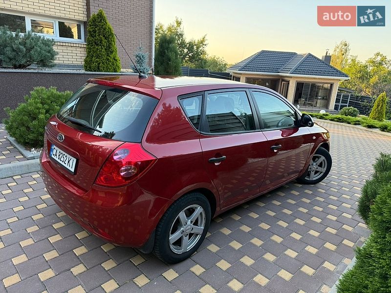 Хэтчбек Kia Ceed 2007 в Черкассах