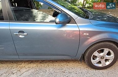 Хэтчбек Kia Ceed 2008 в Харькове