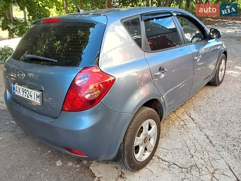 Хэтчбек Kia Ceed 2008 в Харькове