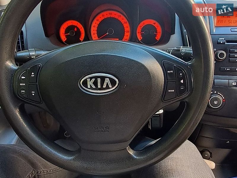 Хэтчбек Kia Ceed 2008 в Харькове