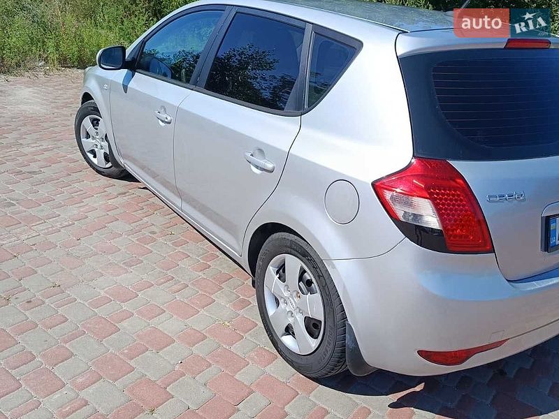 Хетчбек Kia Ceed 2009 в Решетилівці