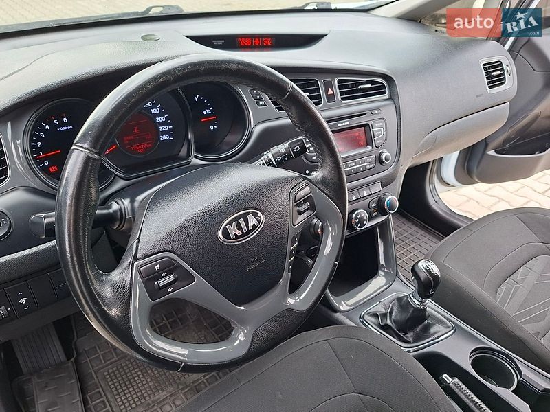 Хетчбек Kia Ceed 2015 в Хусті