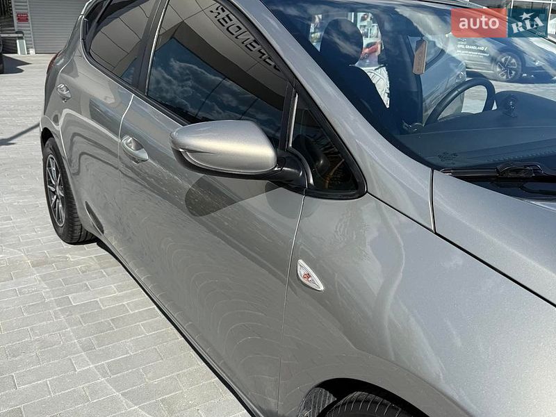 Хэтчбек Kia Ceed 2012 в Ирпене