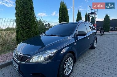 Универсал Kia Ceed 2011 в Верховине