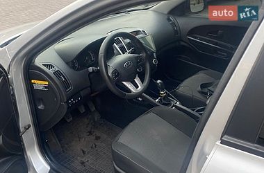 Хетчбек Kia Ceed 2010 в Кам'янському
