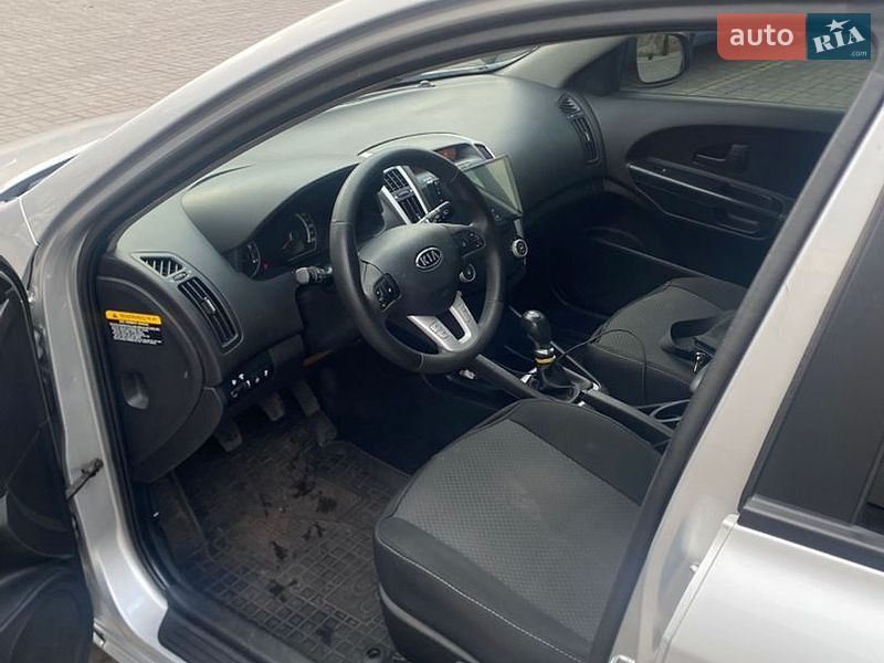 Хетчбек Kia Ceed 2010 в Кам'янському
