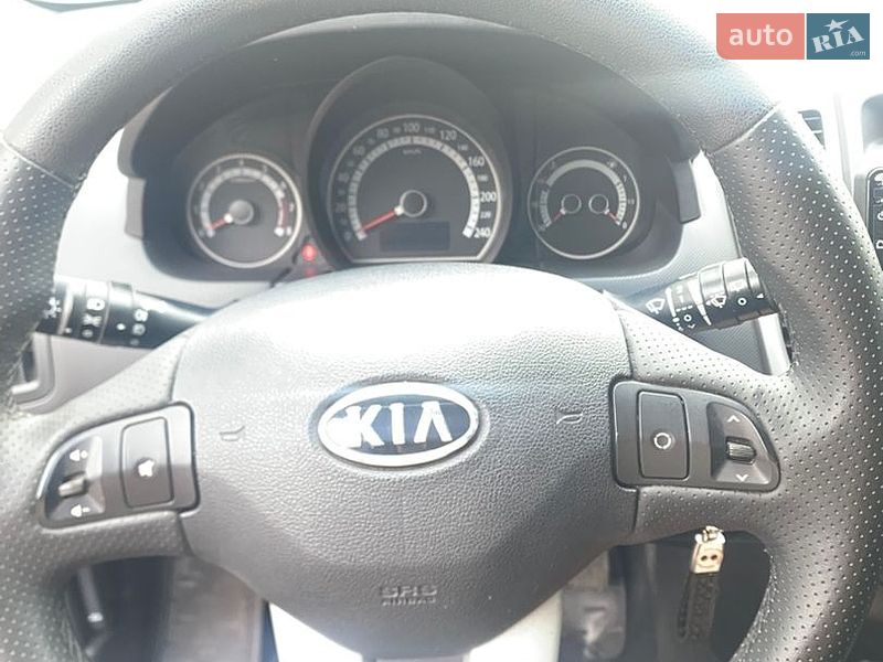 Хетчбек Kia Ceed 2010 в Кам'янському