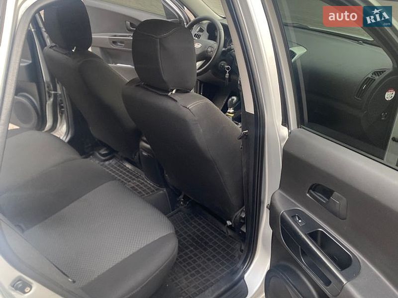 Хетчбек Kia Ceed 2010 в Кам'янському