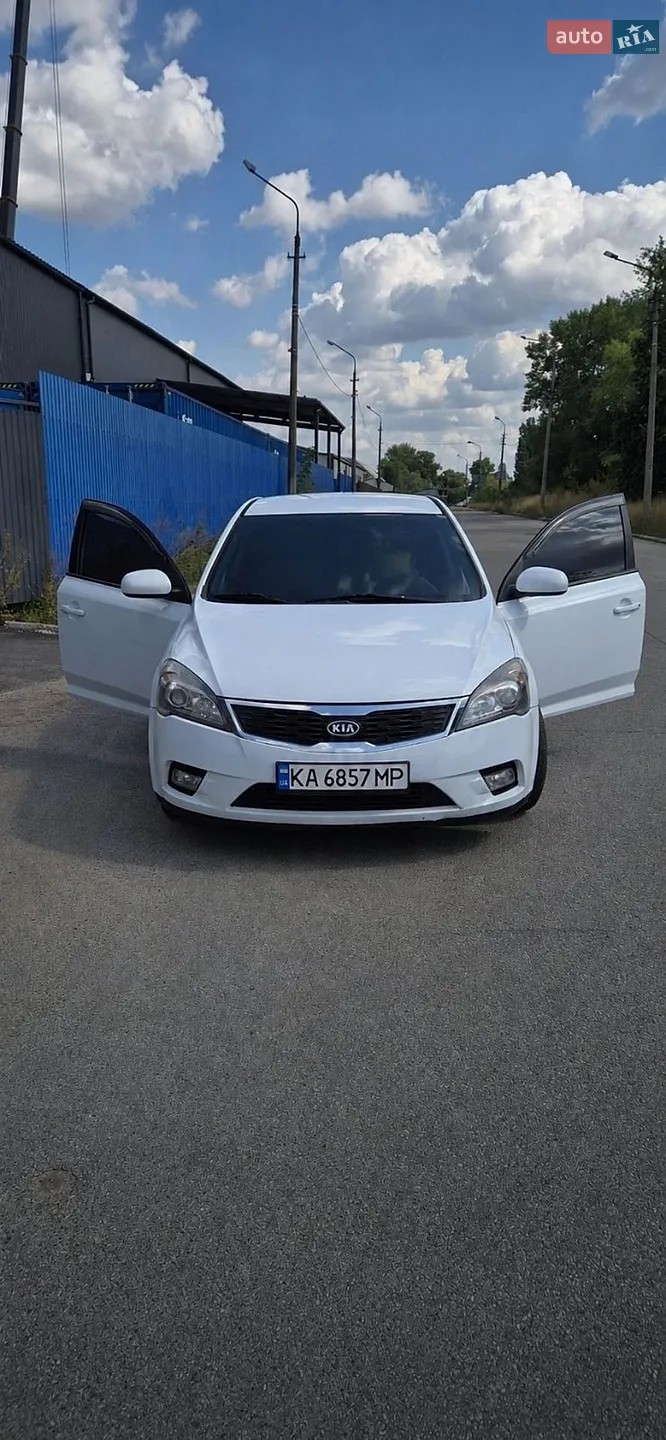 2010 Kia Cee'd - фото 1