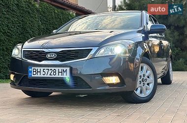 Хэтчбек Kia Ceed 2010 в Одессе