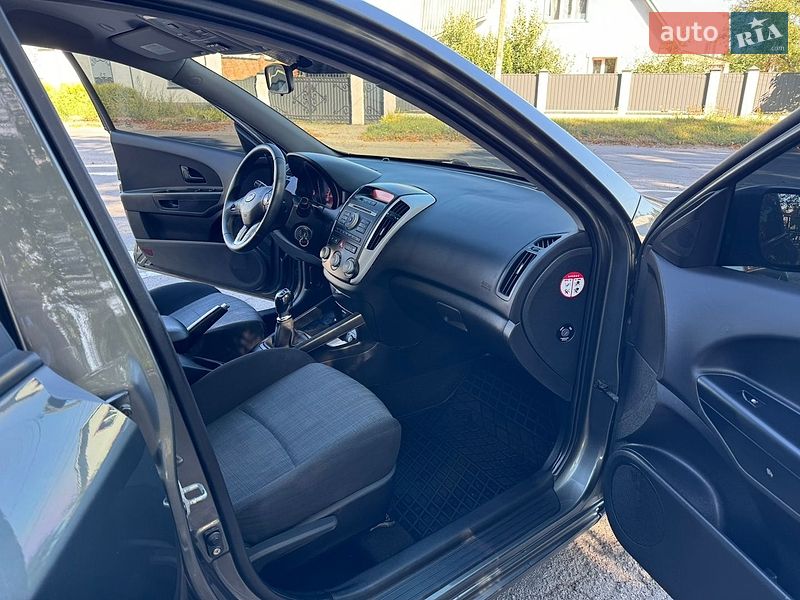 Універсал Kia Ceed 2010 в Вінниці