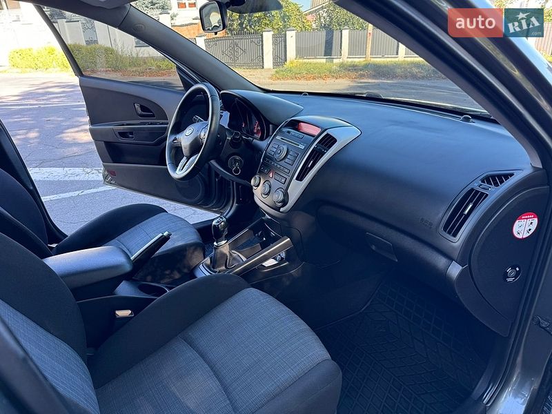 Універсал Kia Ceed 2010 в Вінниці