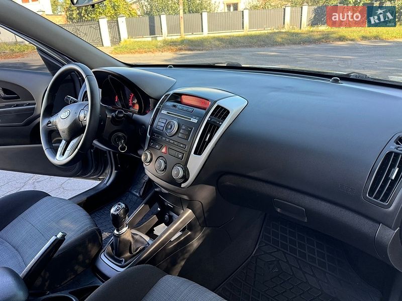 Універсал Kia Ceed 2010 в Вінниці
