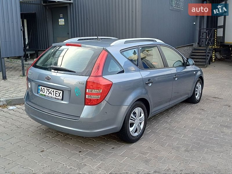 Универсал Kia Ceed 2009 в Ужгороде
