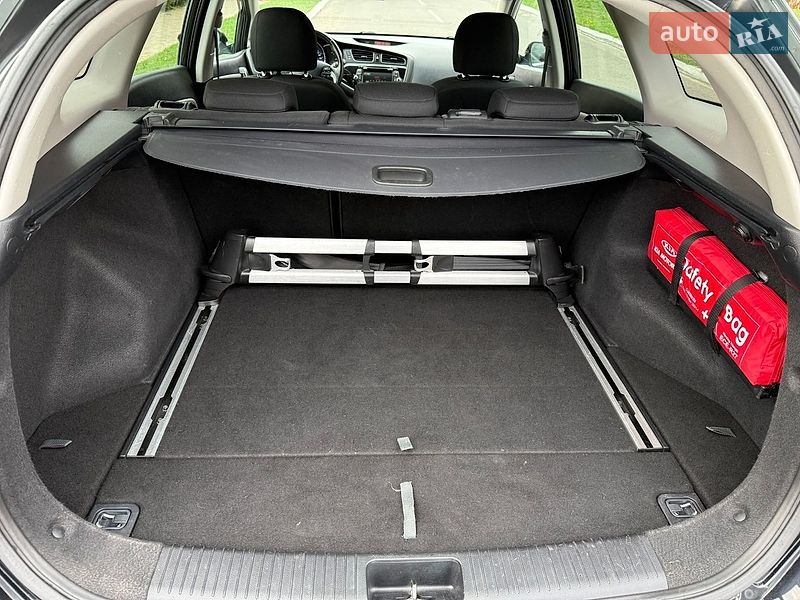 Универсал Kia Ceed 2015 в Луцке