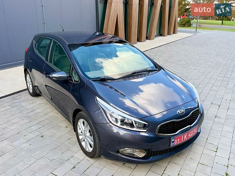 Хэтчбек Kia Ceed 2012 в Луцке