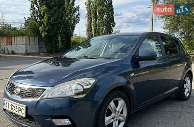 Хетчбек Kia Ceed 2011 в Дніпрі