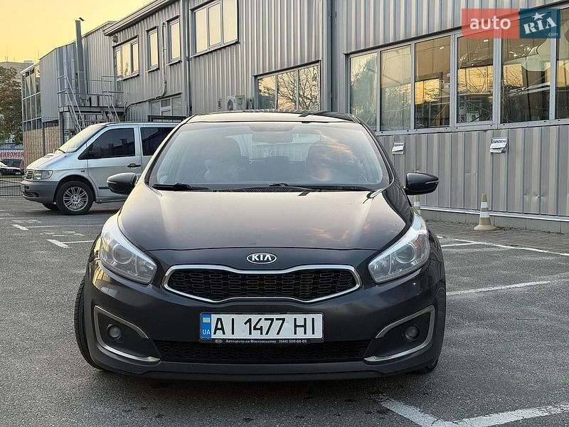 Хетчбек Kia Ceed 2016 в Києві фото 2 Хетчбек Kia Ceed 2016 в Києві