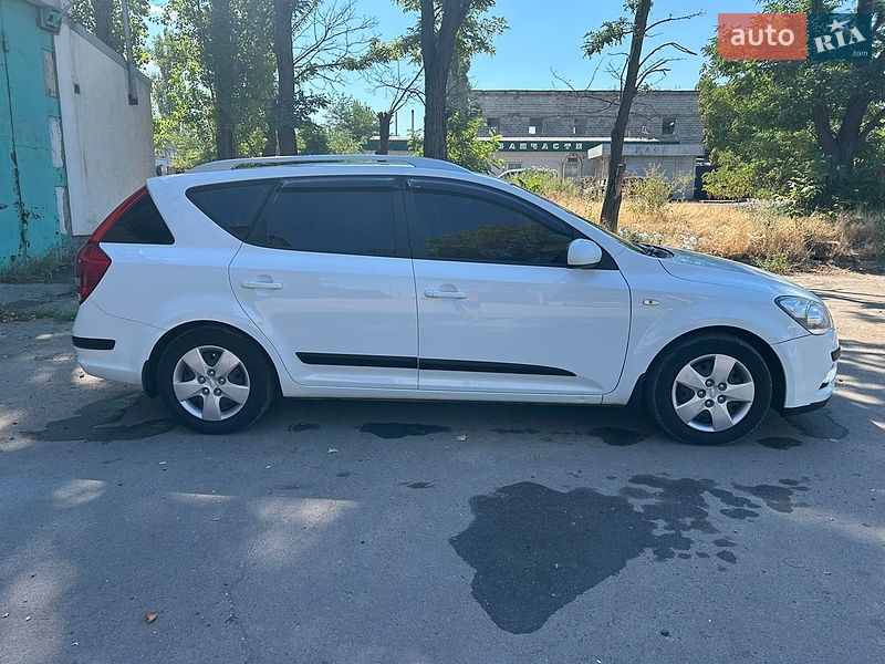 Универсал Kia Ceed 2011 в Николаеве
