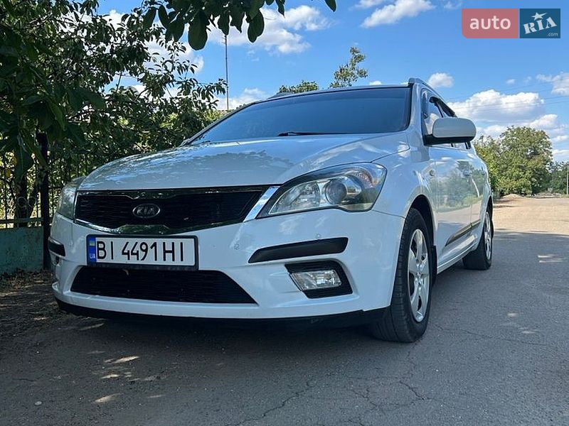Универсал Kia Ceed 2011 в Николаеве