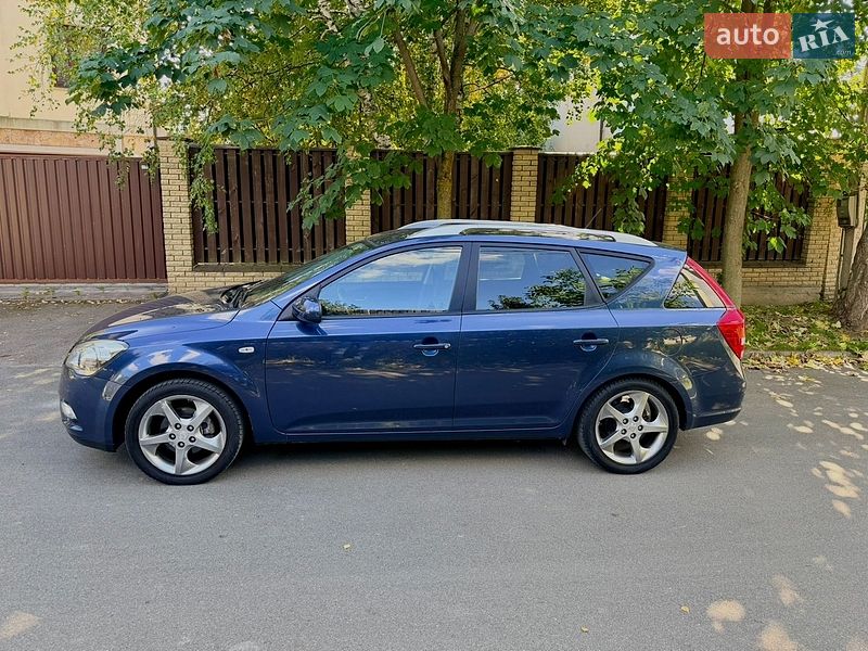 Универсал Kia Ceed 2010 в Киеве
