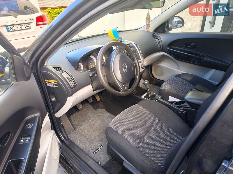 Універсал Kia Ceed 2009 в Рівному