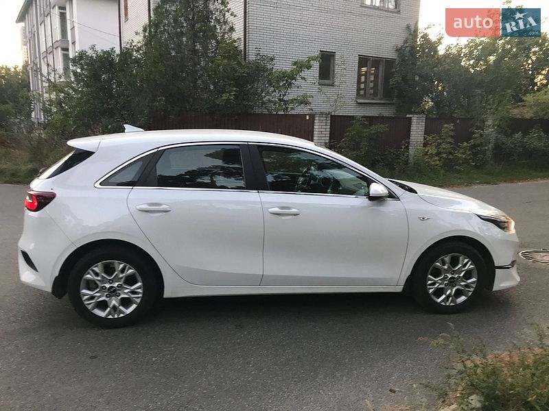 Хэтчбек Kia Ceed 2022 в Киеве