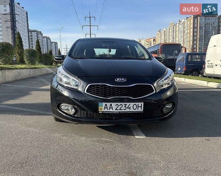 Хэтчбек Kia Ceed 2013 в Киеве