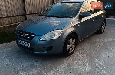 Хэтчбек Kia Ceed 2007 в Святопетровское