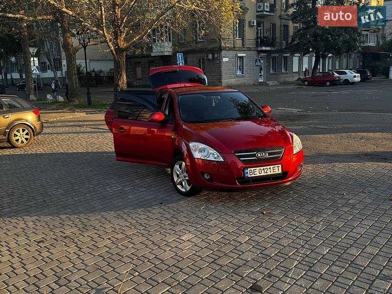 Хэтчбек Kia Ceed 2008 в Николаеве