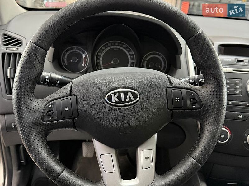 Универсал Kia Ceed 2010 в Луцке