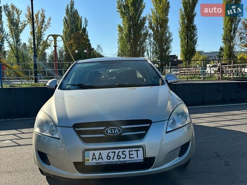 Хэтчбек Kia Ceed 2008 в Киеве