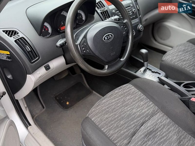 Хэтчбек Kia Ceed 2008 в Киеве