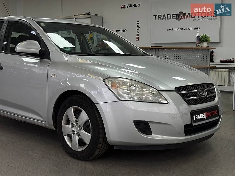 Хэтчбек Kia Ceed 2007 в Киеве
