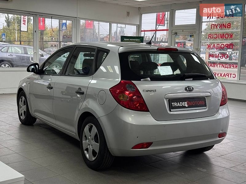 Хэтчбек Kia Ceed 2007 в Киеве