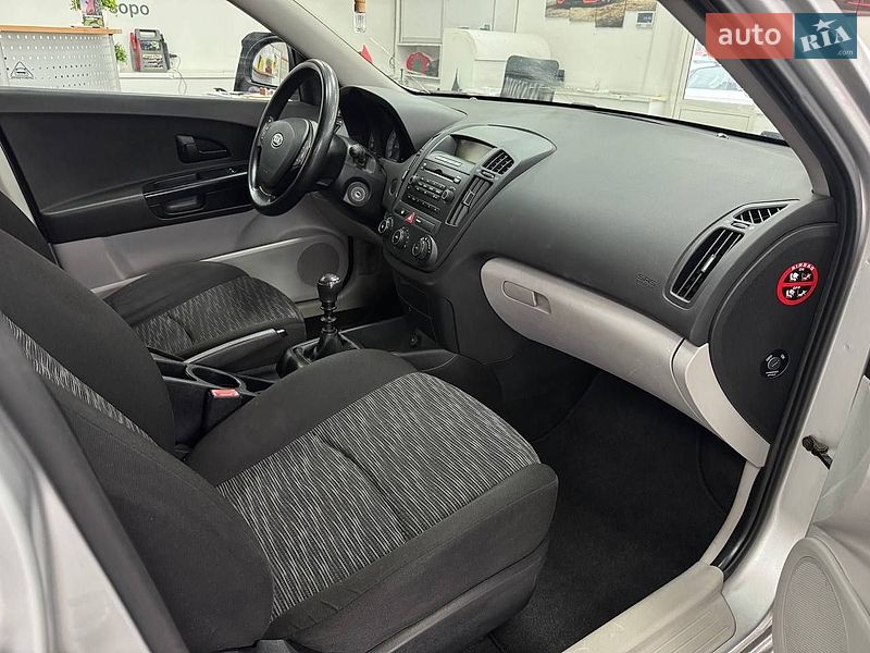 Хэтчбек Kia Ceed 2007 в Киеве