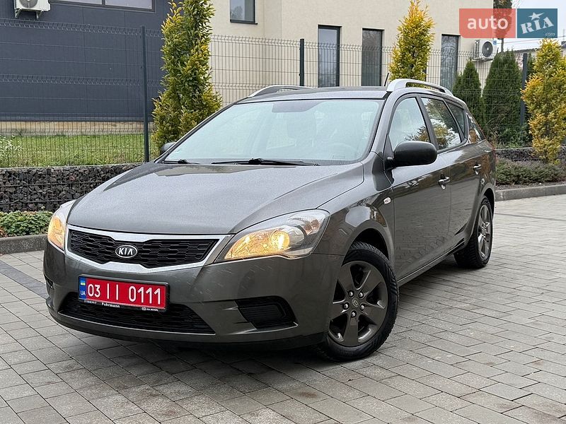 Универсал Kia Ceed 2010 в Луцке