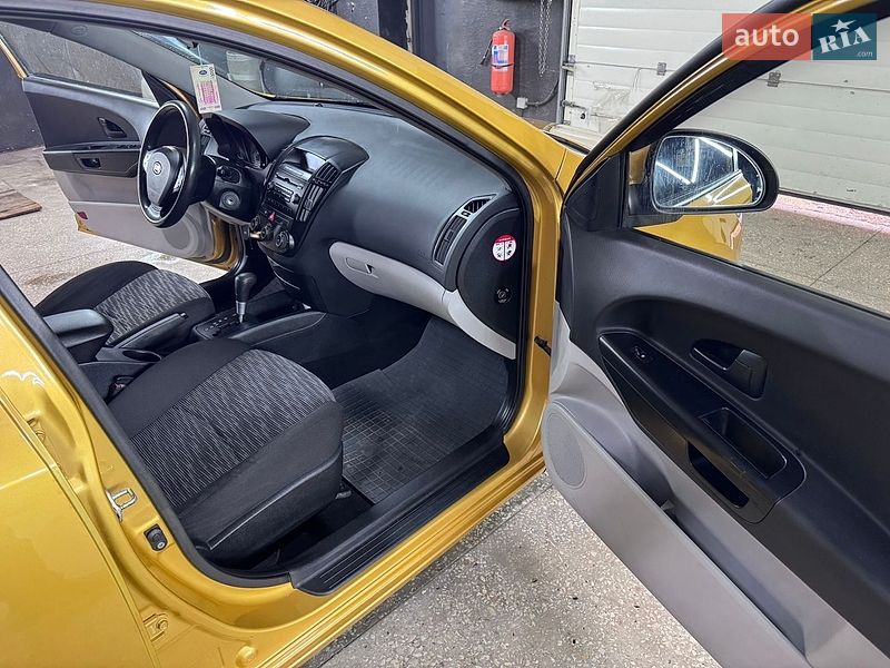 Хетчбек Kia Ceed 2008 в Харкові