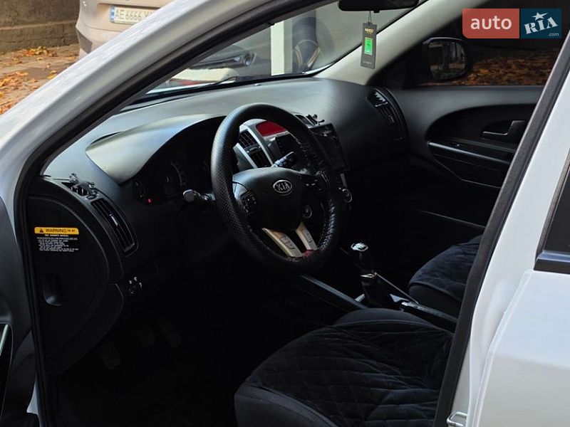Універсал Kia Ceed 2011 в Дніпрі