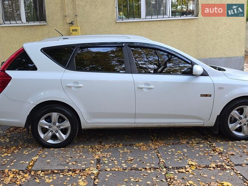Универсал Kia Ceed 2011 в Днепре