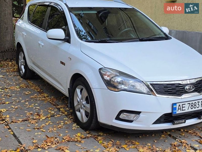 Універсал Kia Ceed 2011 в Дніпрі