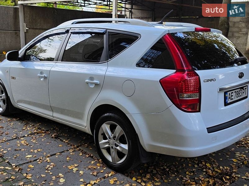 Универсал Kia Ceed 2011 в Днепре