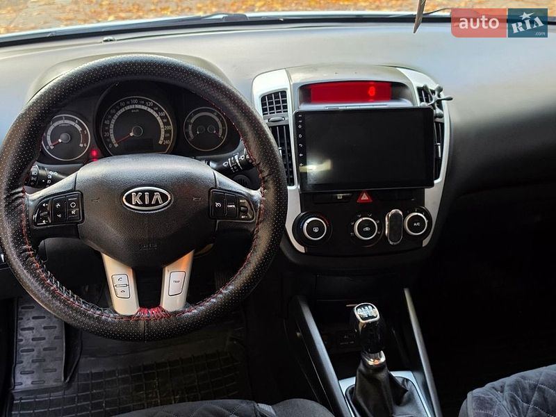 Універсал Kia Ceed 2011 в Дніпрі