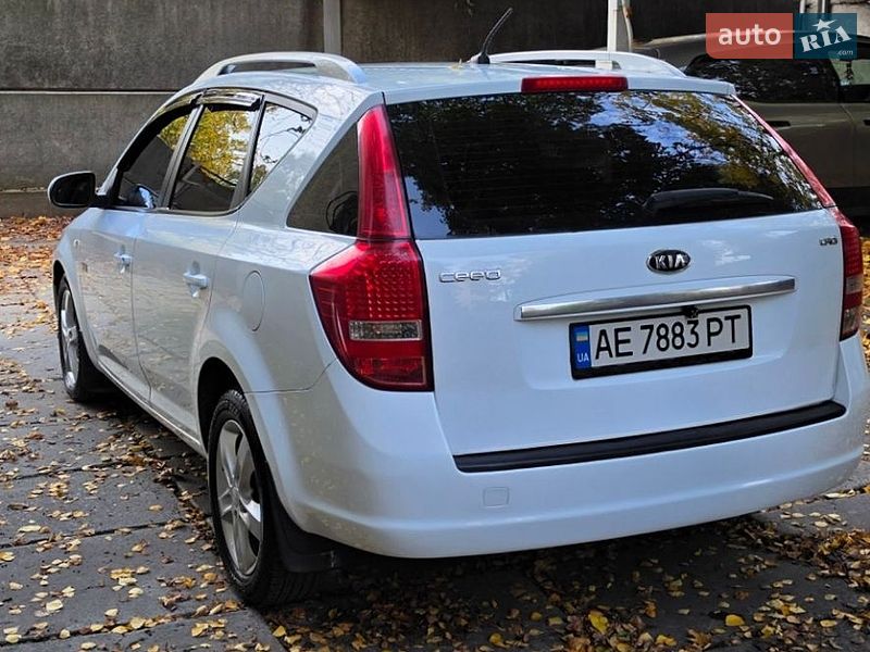Универсал Kia Ceed 2011 в Днепре