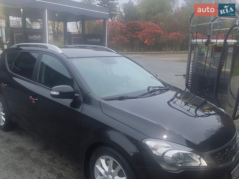 Универсал Kia Ceed 2010 в Дрогобыче