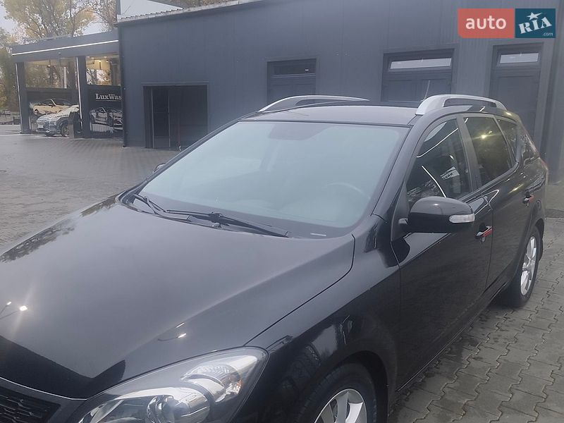 Универсал Kia Ceed 2010 в Дрогобыче
